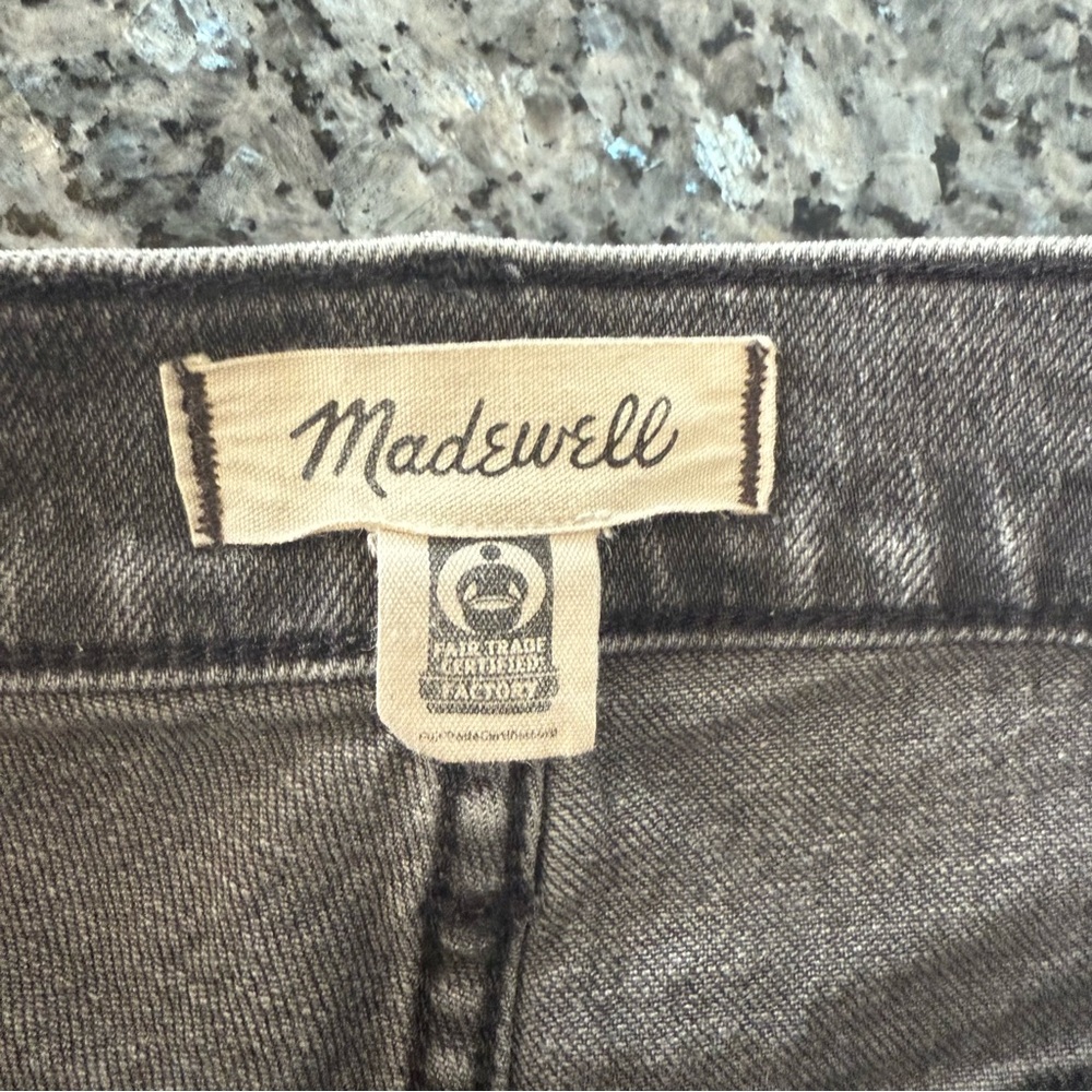 MADEWELL Perfect Vintage Jeans Black Lunar Wash High Rise Raw Hem - Picture 2 of 11
